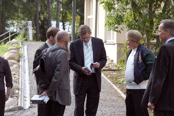 Prime minister Vanhanen visited Tuorla Observatory on 18/09/2006