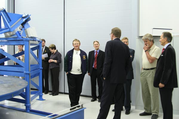 Prime minister Vanhanen visited Tuorla Observatory on 18/09/2006